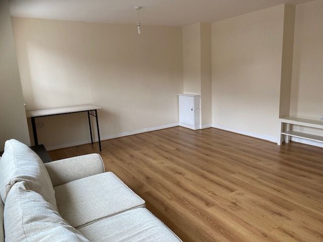 Flat Darian Avenue in Manchester
