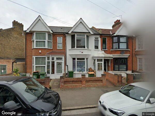 Room Hatherley Gardens in Greater London