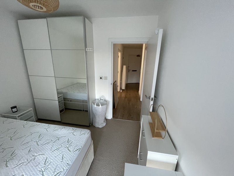 Room Radial Avenue in Greater London