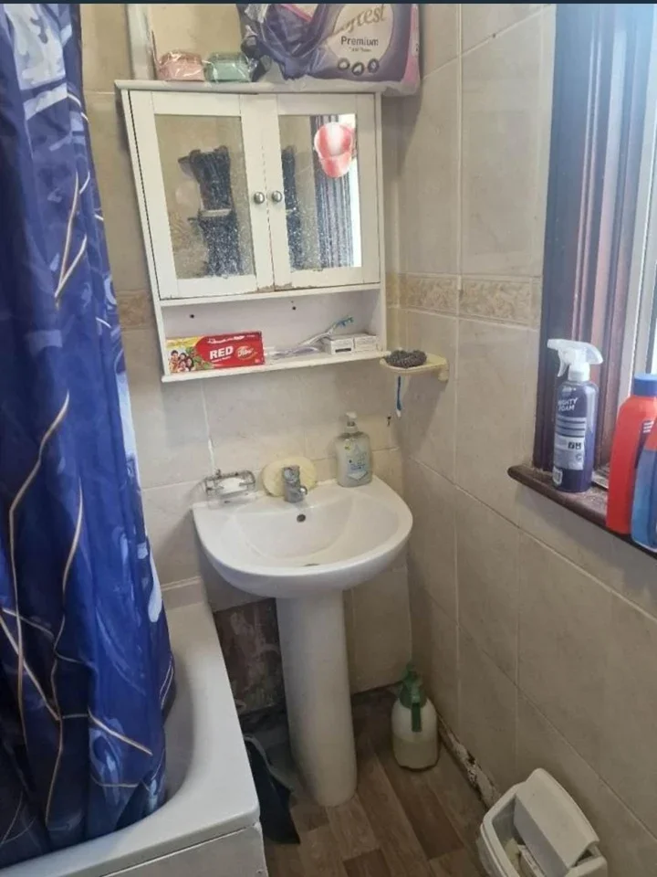 Room Hickling Road in Greater London