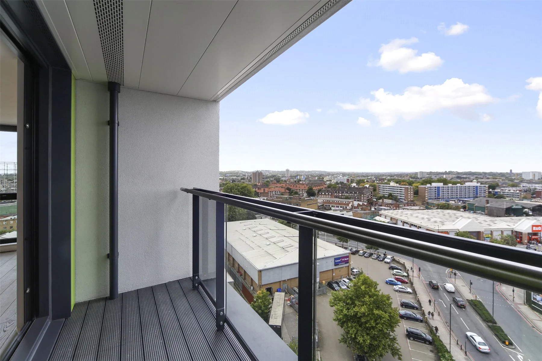 Flat Rotherhithe New Road in Greater London