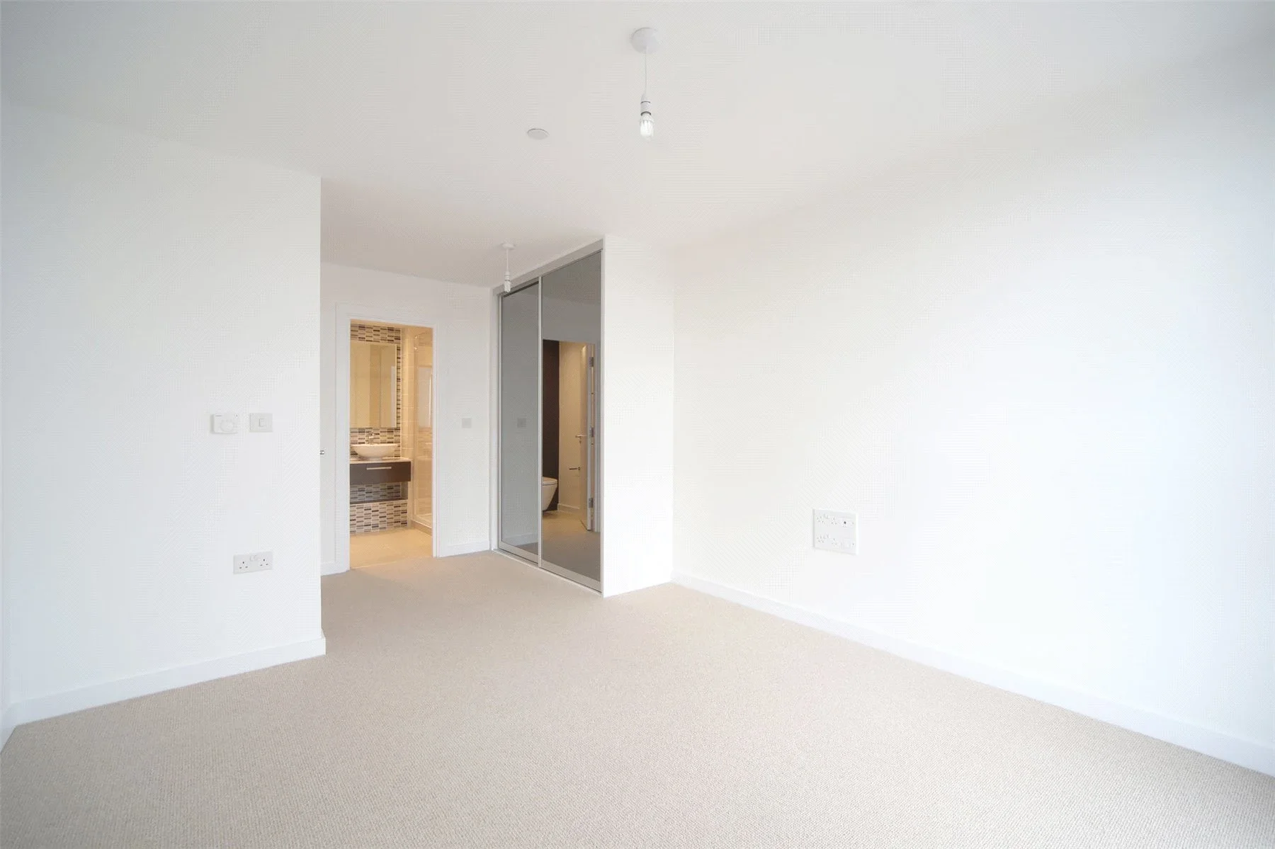 Flat Rotherhithe New Road in Greater London