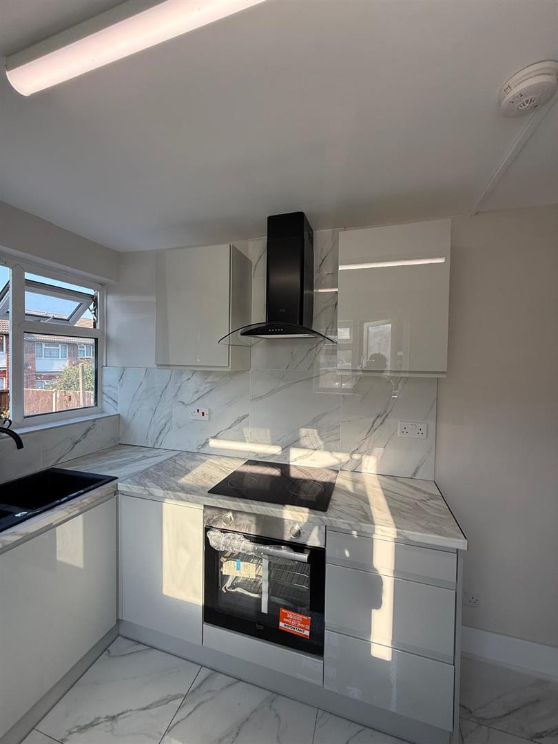Flat Leonard Avenue in Dartford