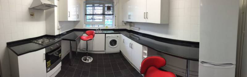 Room Doveton Street in Greater London