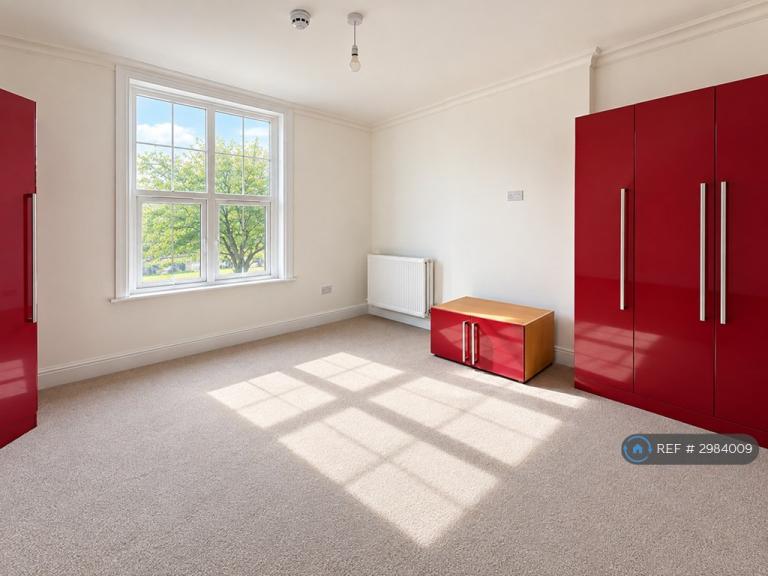 Room Dock Road in Stroud