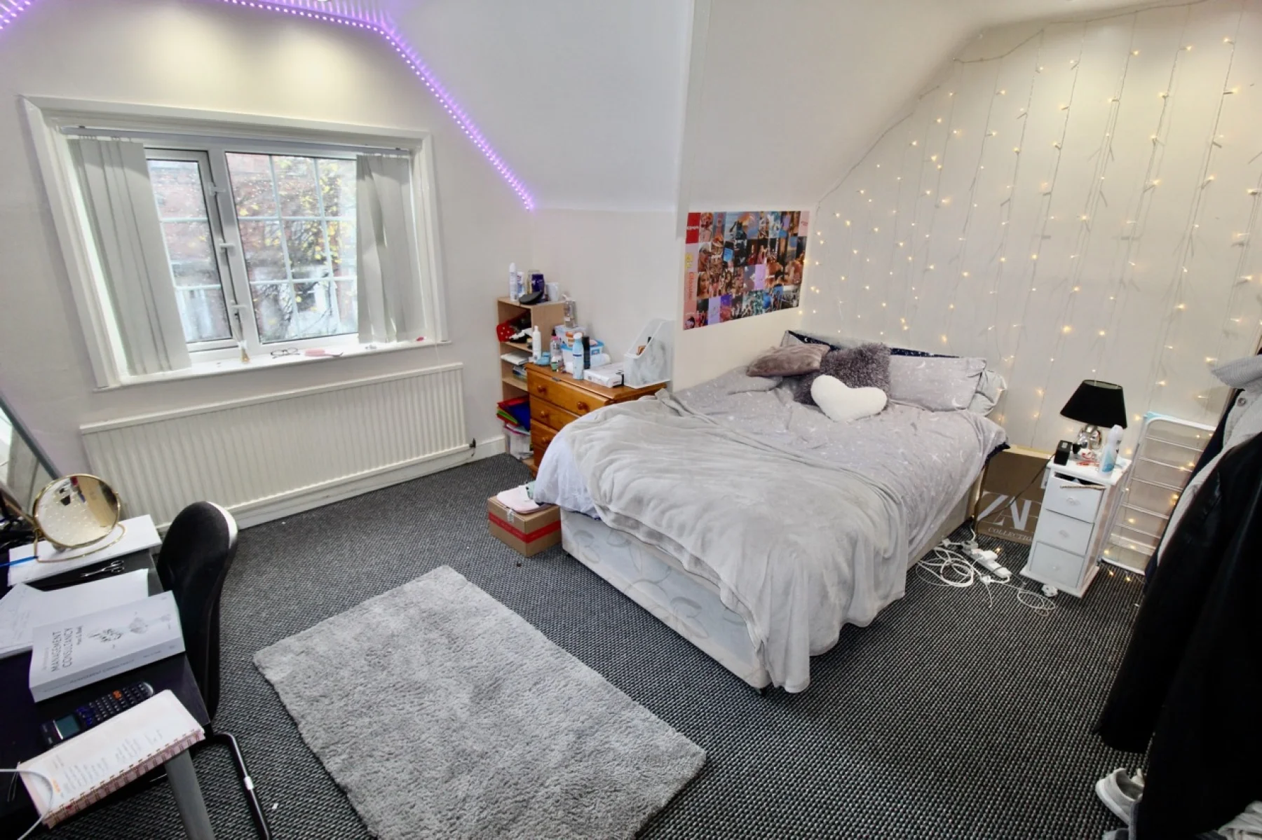 Room Cardigan Road in Leeds