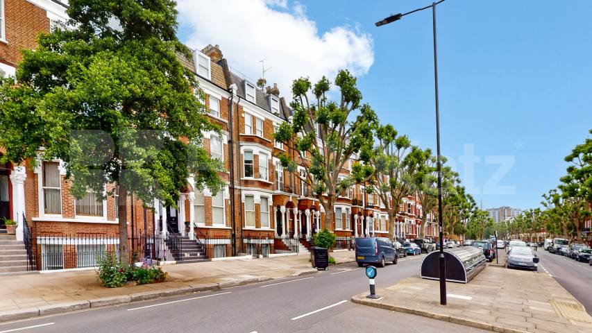 Flat Iverson Road in Greater London