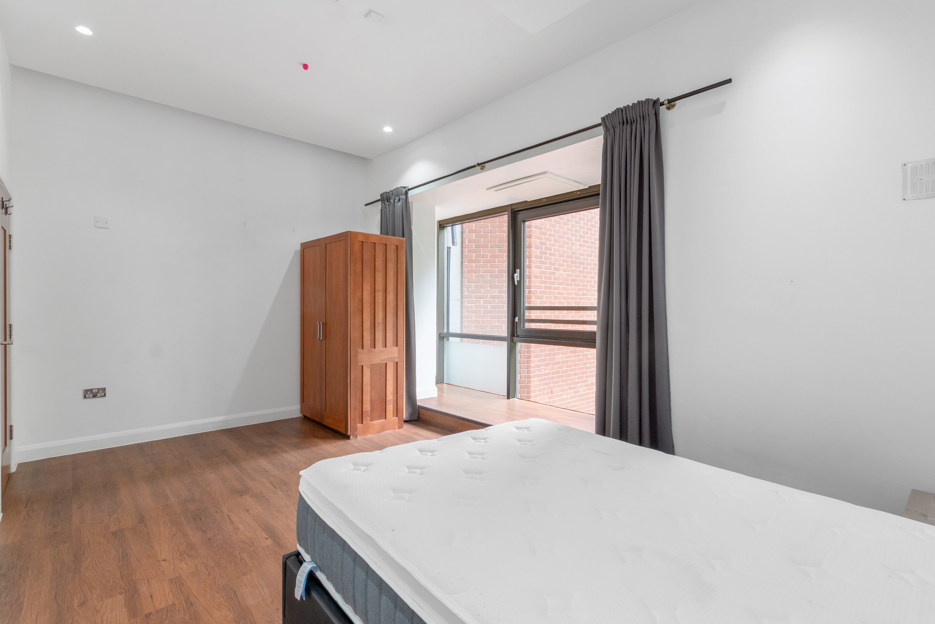 Flat Weir Road in Greater London