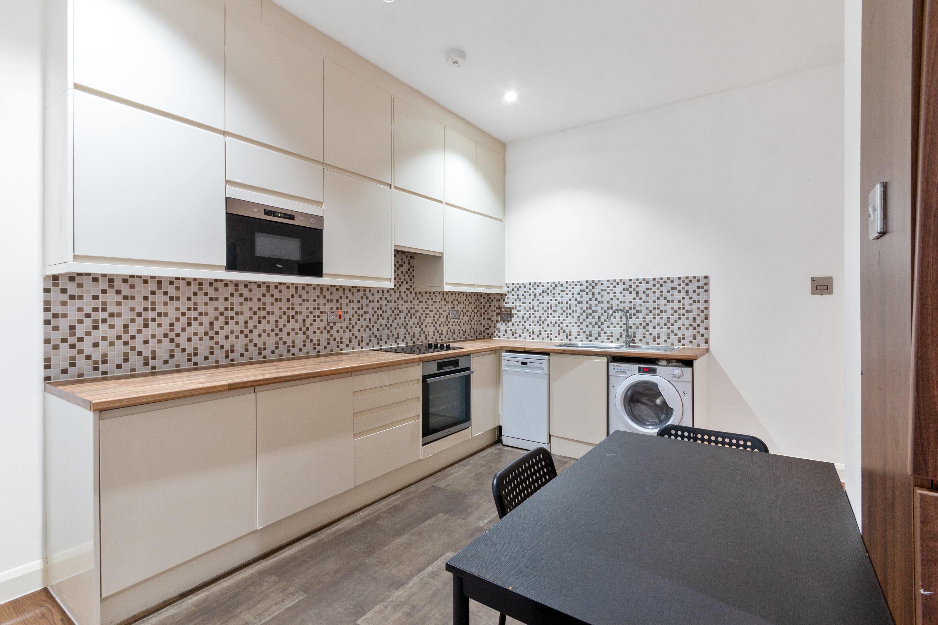 Flat Weir Road in Greater London