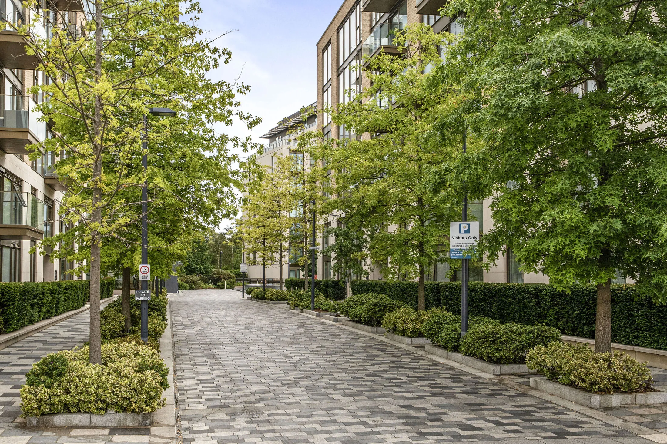 Flat Seagrave Road in Greater London