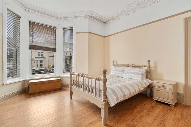 Room Lisson Grove in Plymouth