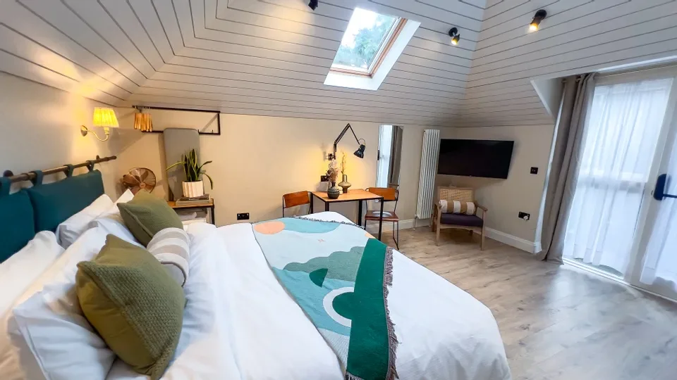 Room Hammersmith Grove in Greater London
