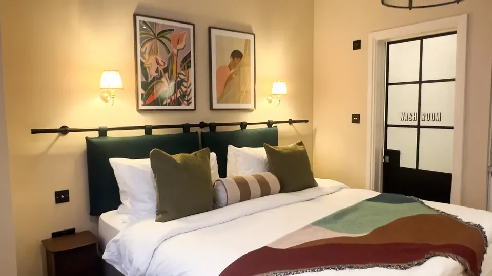 Room Hammersmith Grove in Greater London