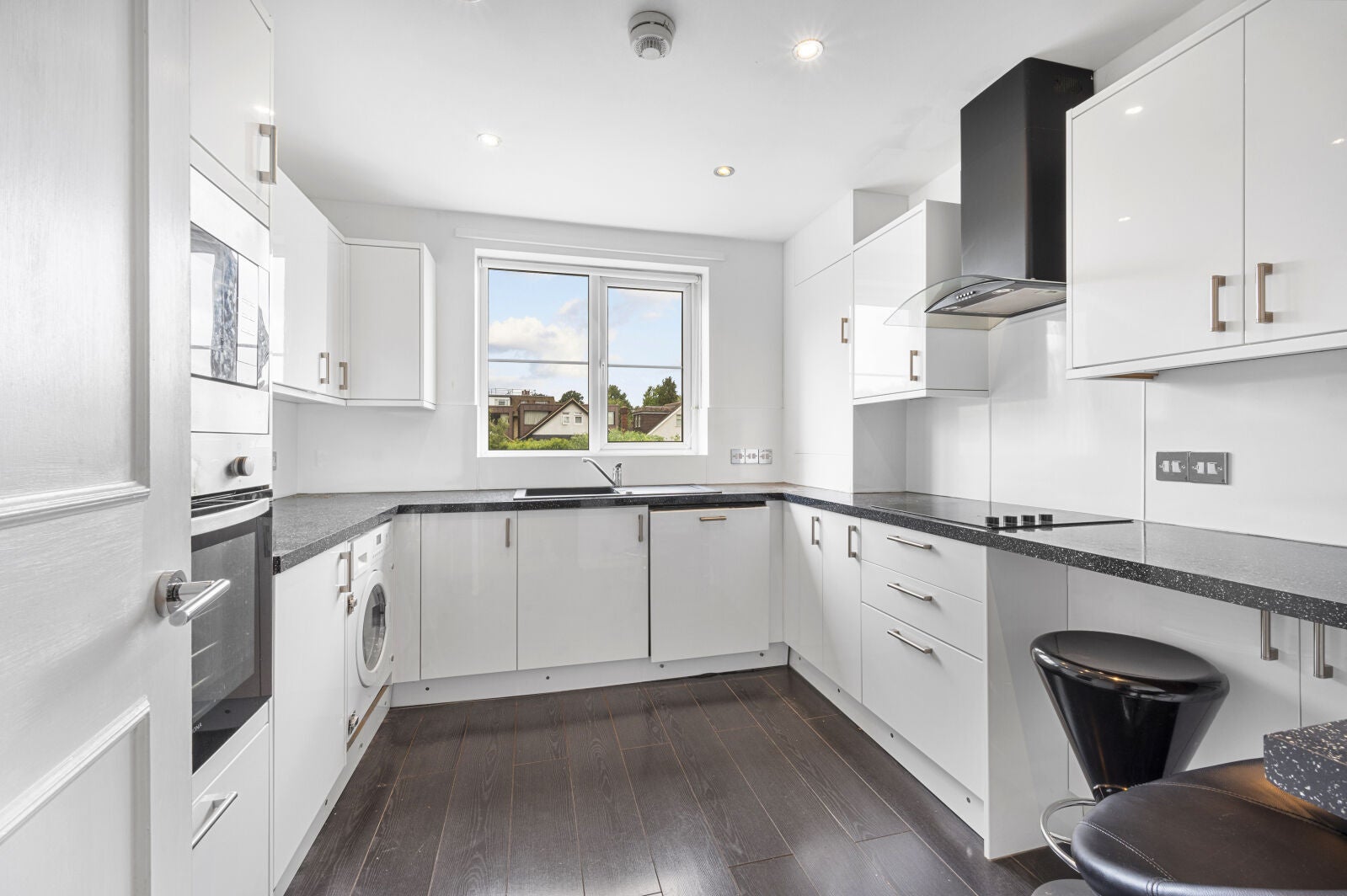 Flat Alwyne Road in Greater London