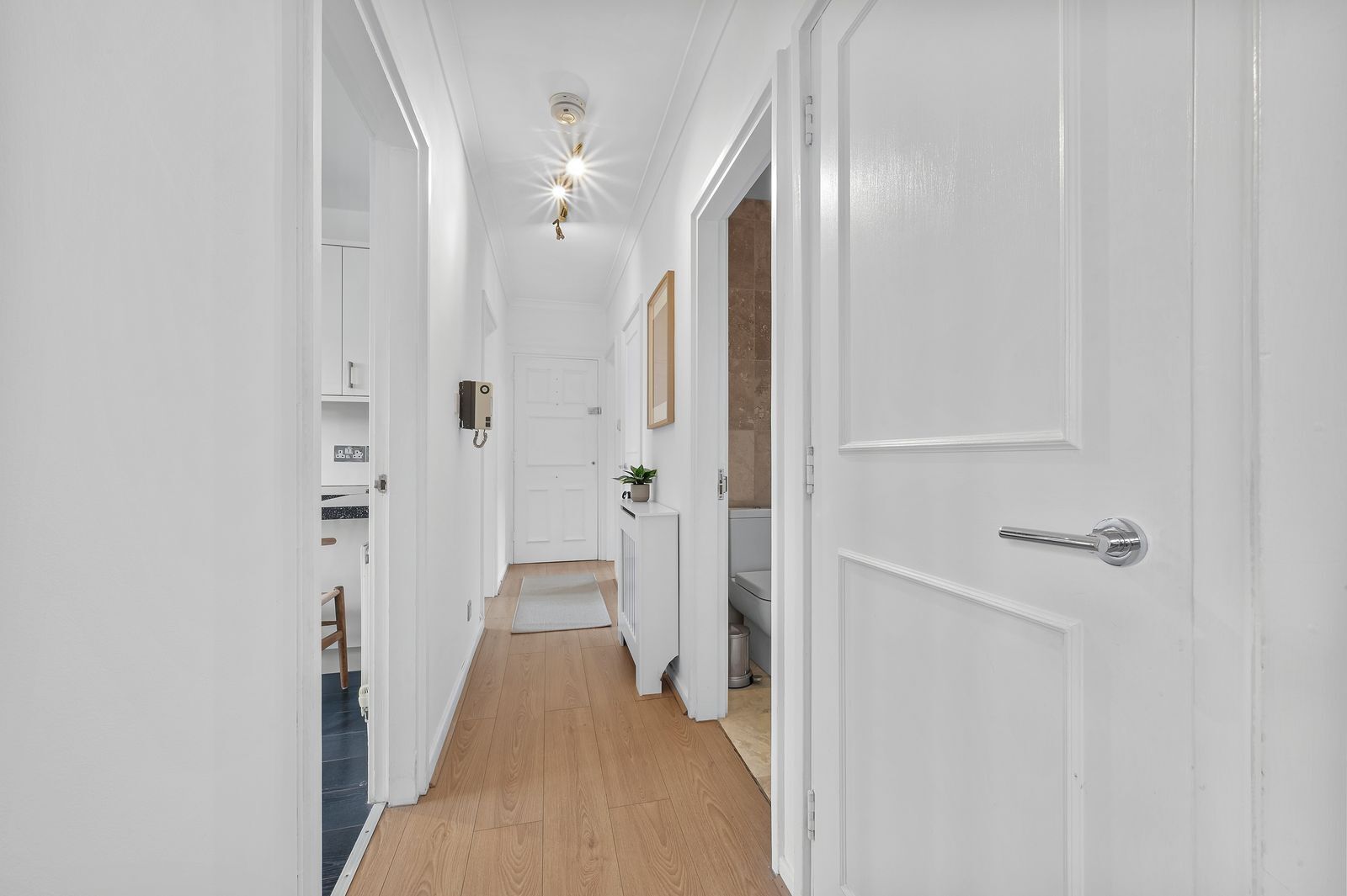 Flat Alwyne Road in Greater London