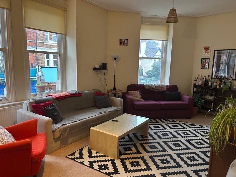Room Half Moon Lane in Greater London