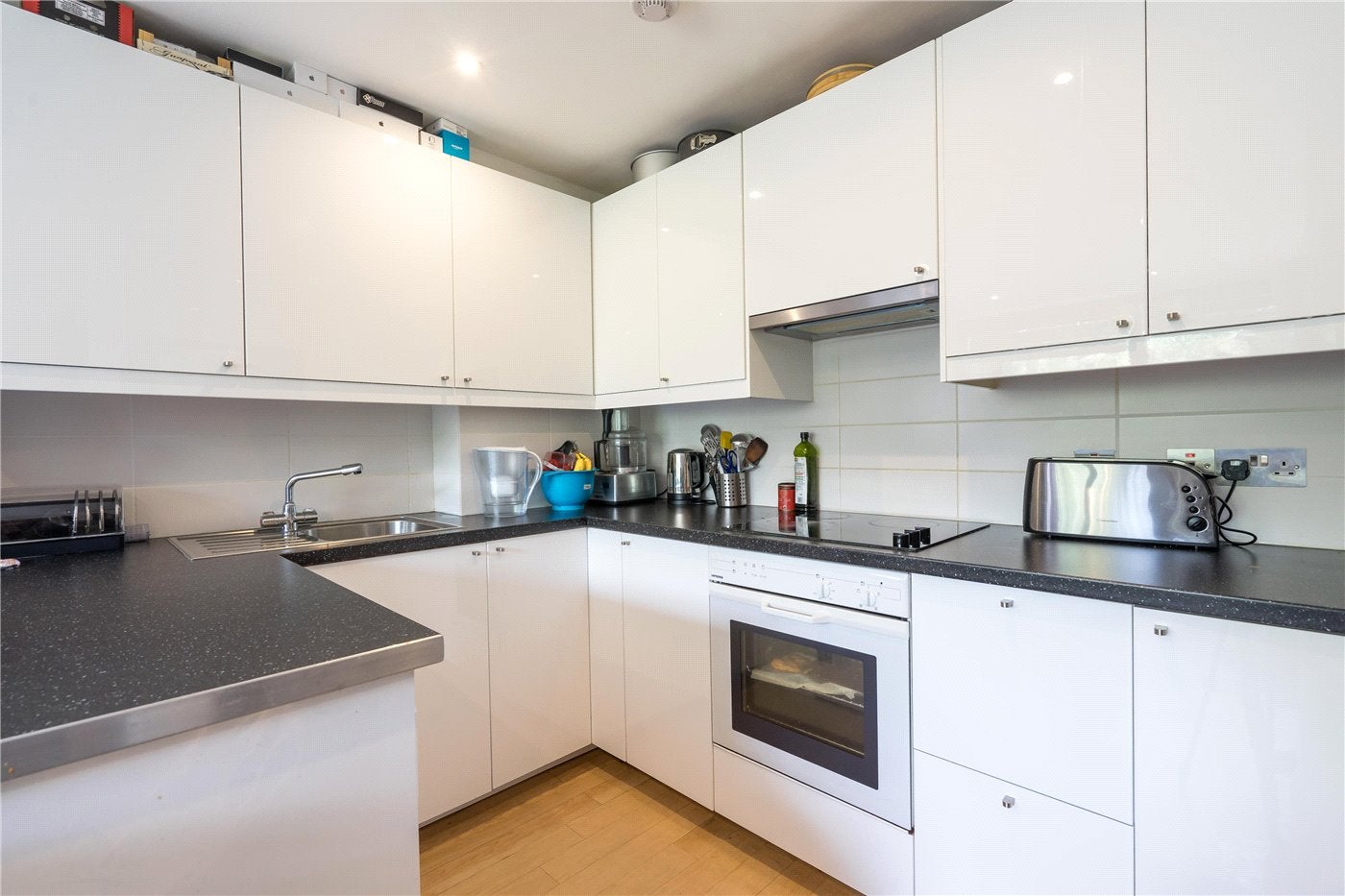 Flat Britten Close in Greater London