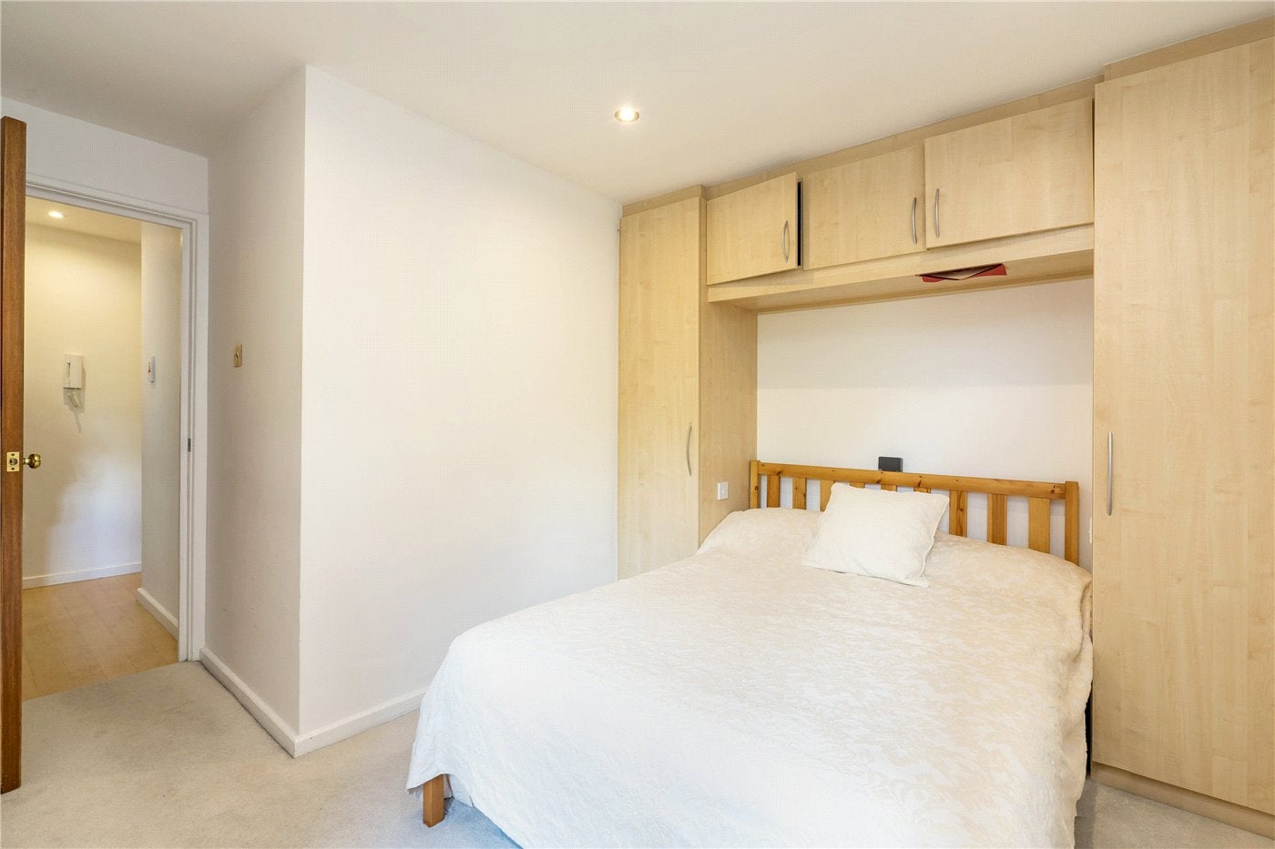 Flat Britten Close in Greater London