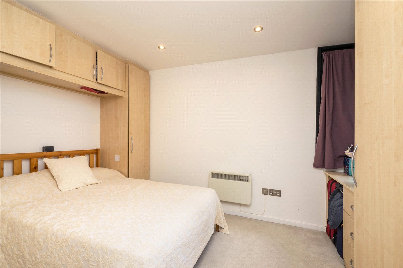 Flat Britten Close in Greater London