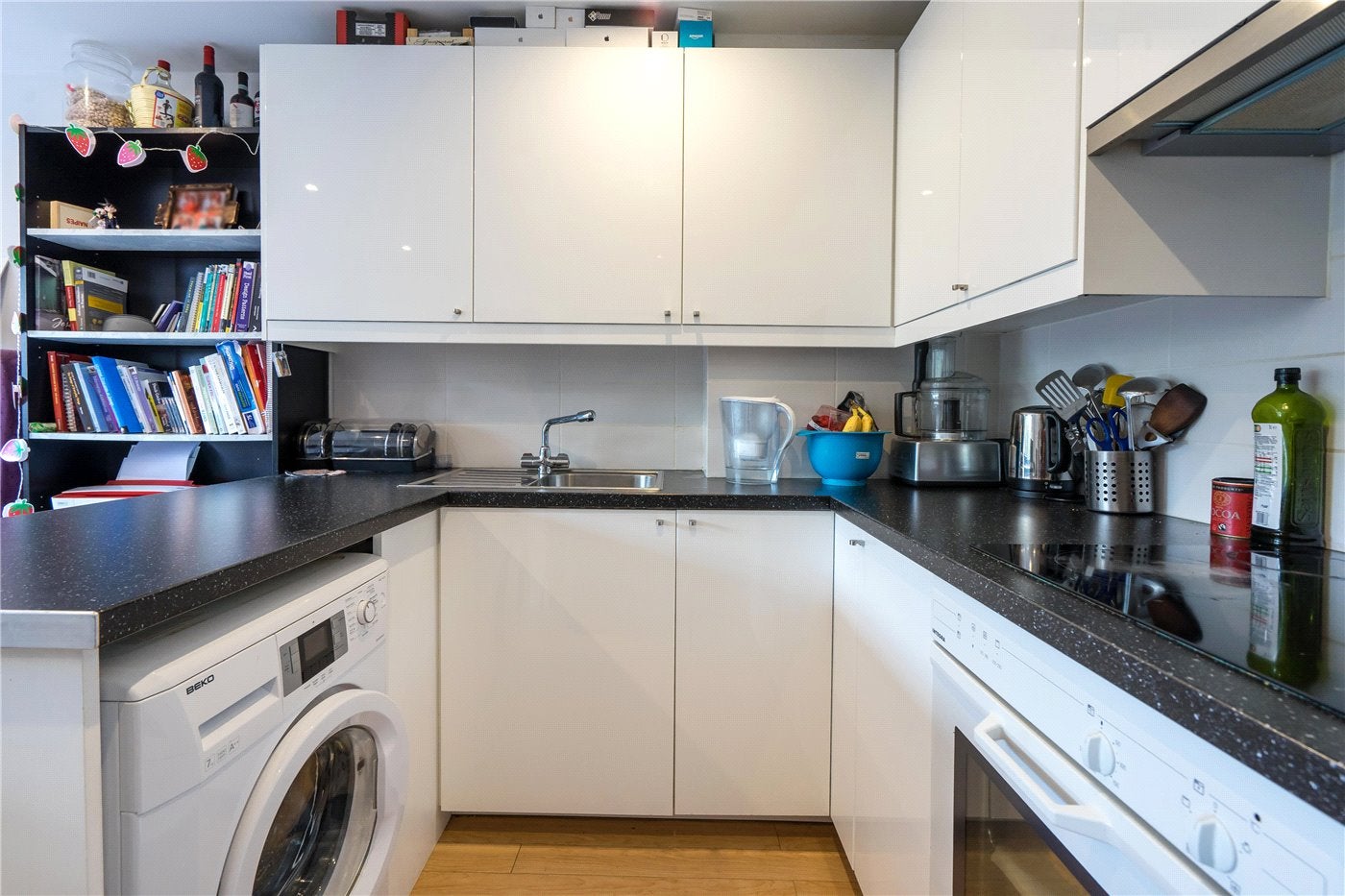 Flat Britten Close in Greater London