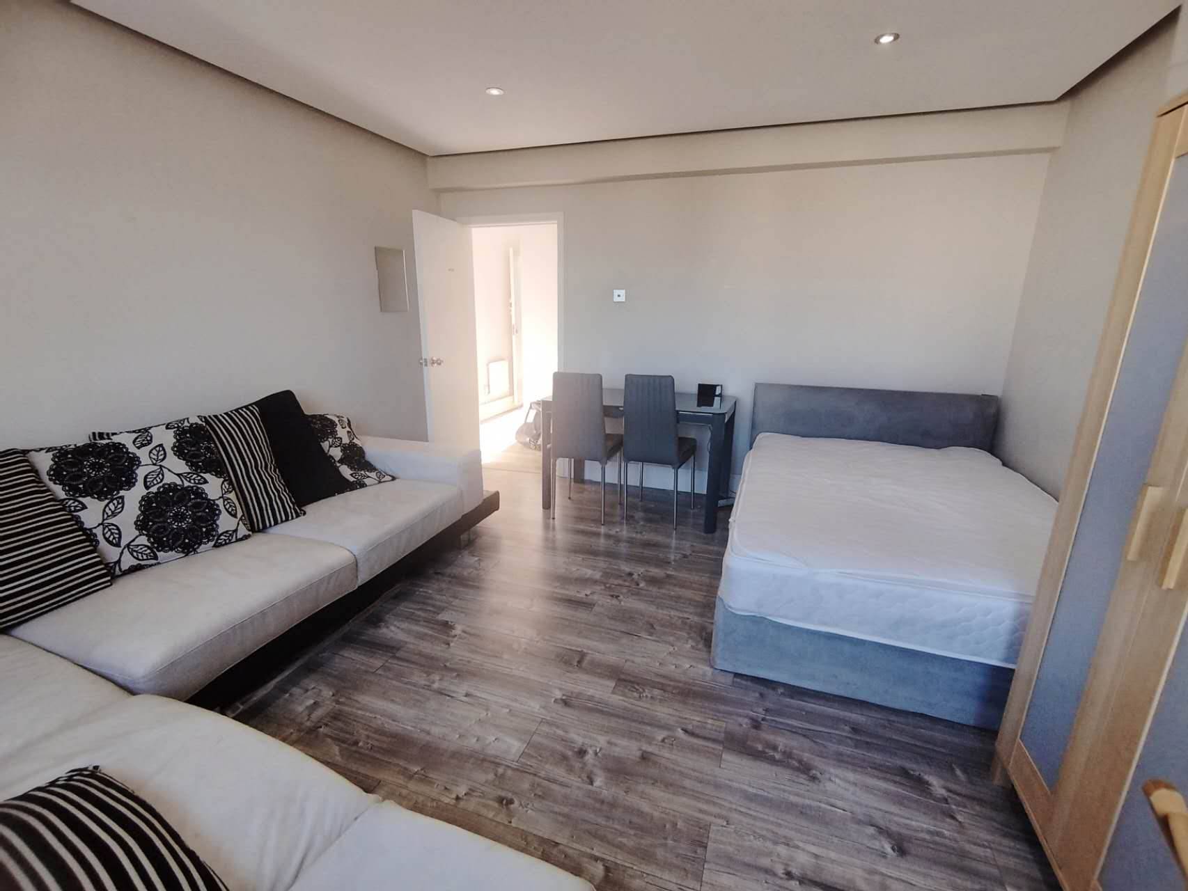 Flat Varndell Street in Greater London