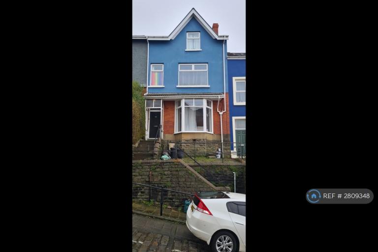House Rhondda Street in Swansea