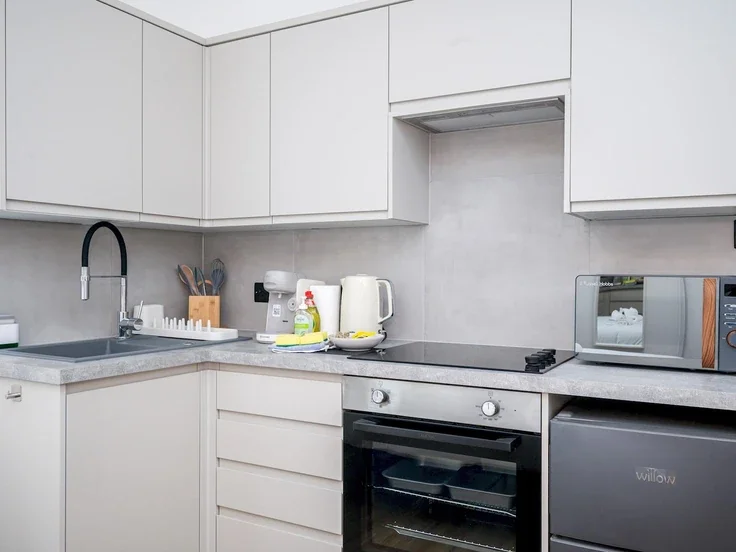 Flat Waddon Road in Greater London