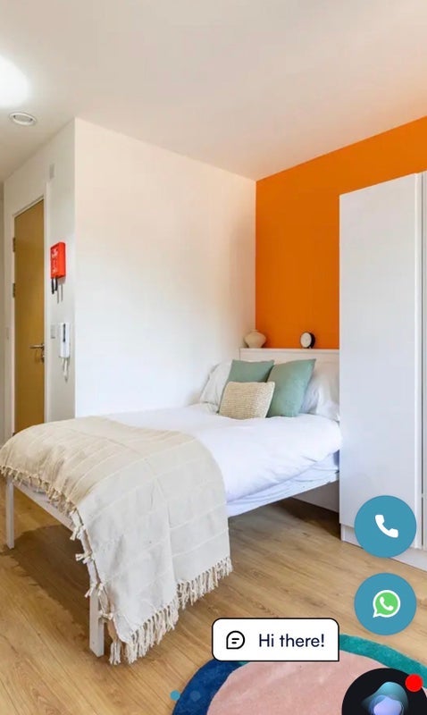 Room Russell Street in Nottingham