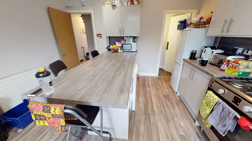 Flat Ebor Mount in Leeds