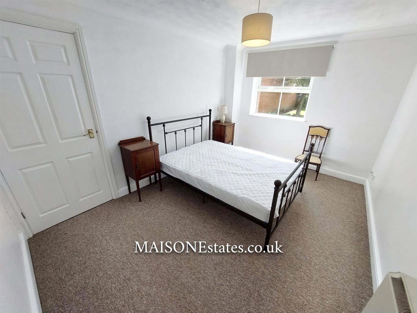 Flat Regency Court in Coventry