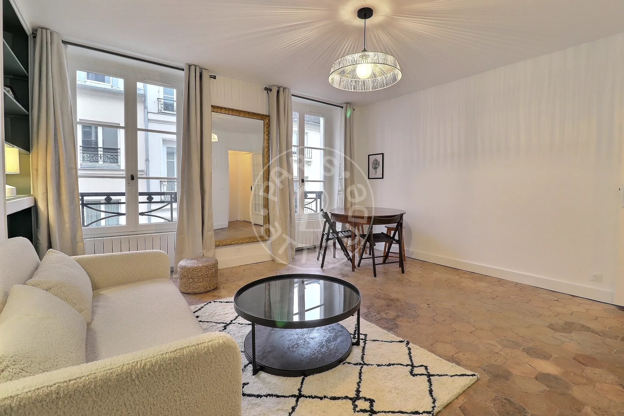 Flat Rue Guisarde in Paris