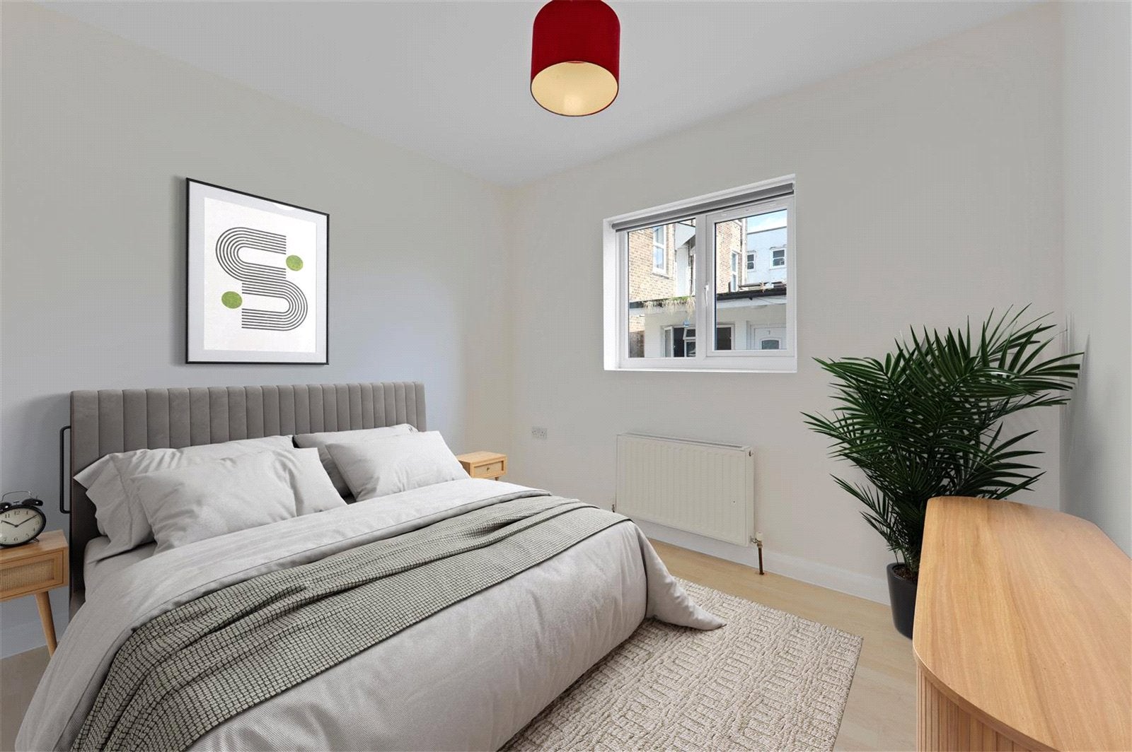 Flat Gleneldon Road in Greater London