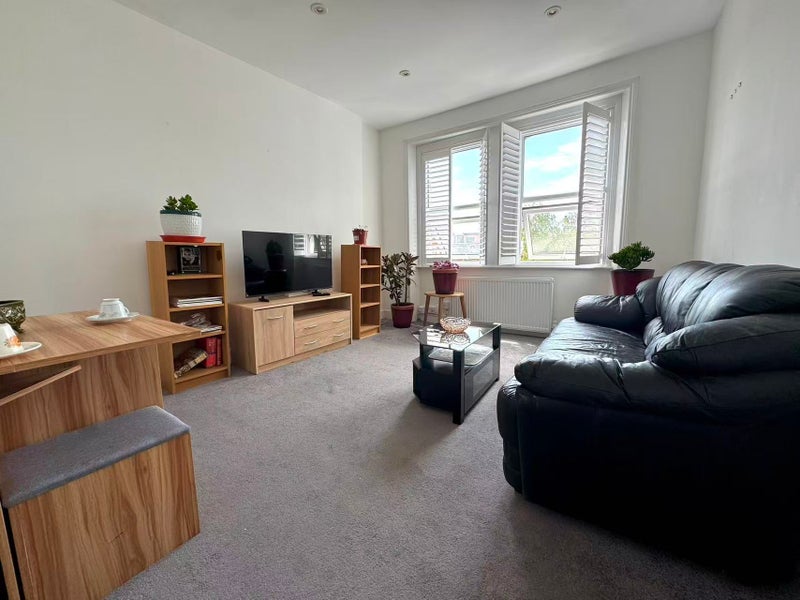 Flat Gunterstone Road in Greater London