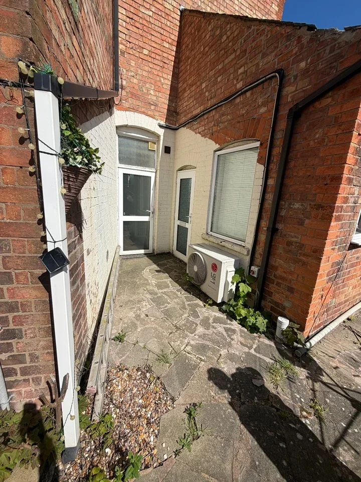 Flat Countesthorpe Road in Oadby and Wigston