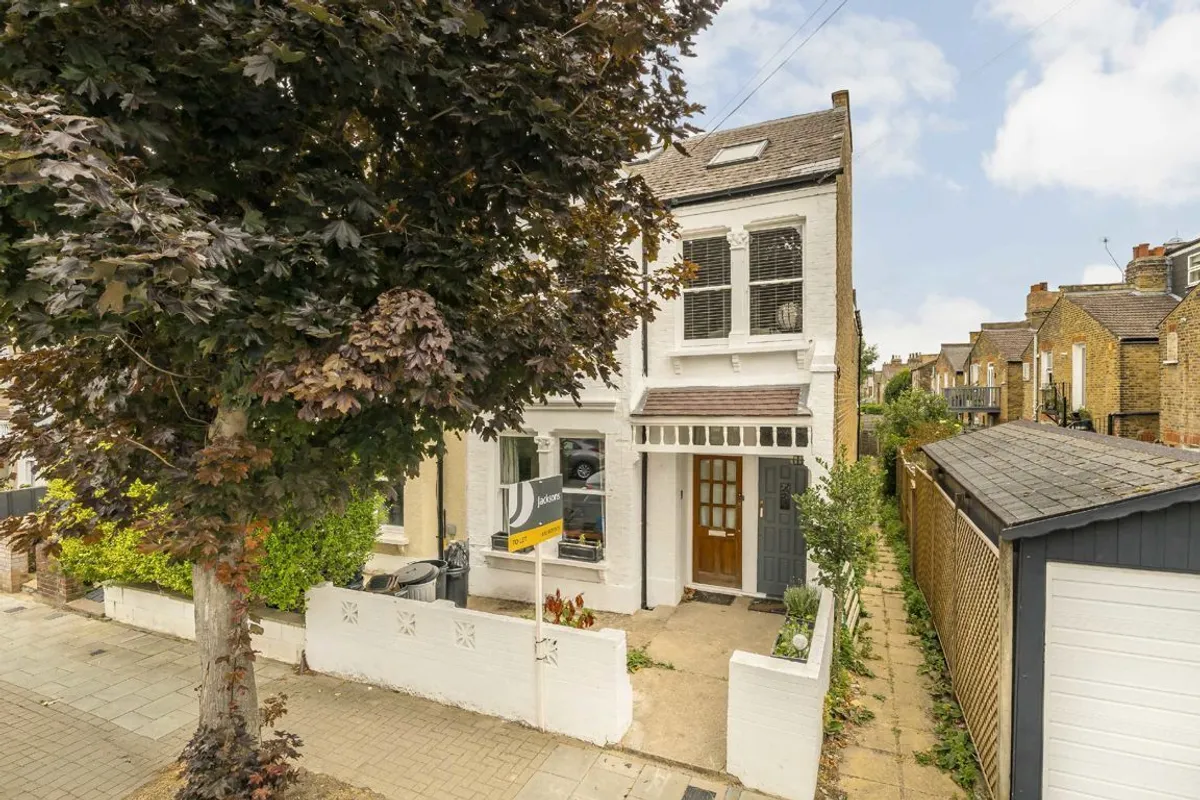 House Trentham Street in Greater London