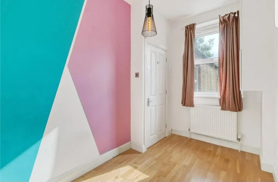Flat Downhills Park Road in Greater London