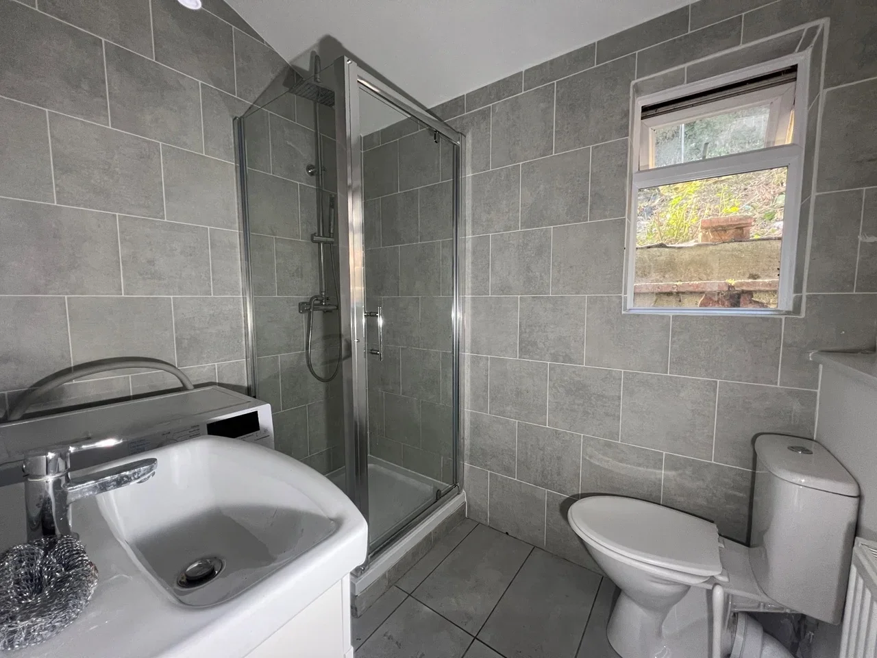 Flat Bath Road in Bristol