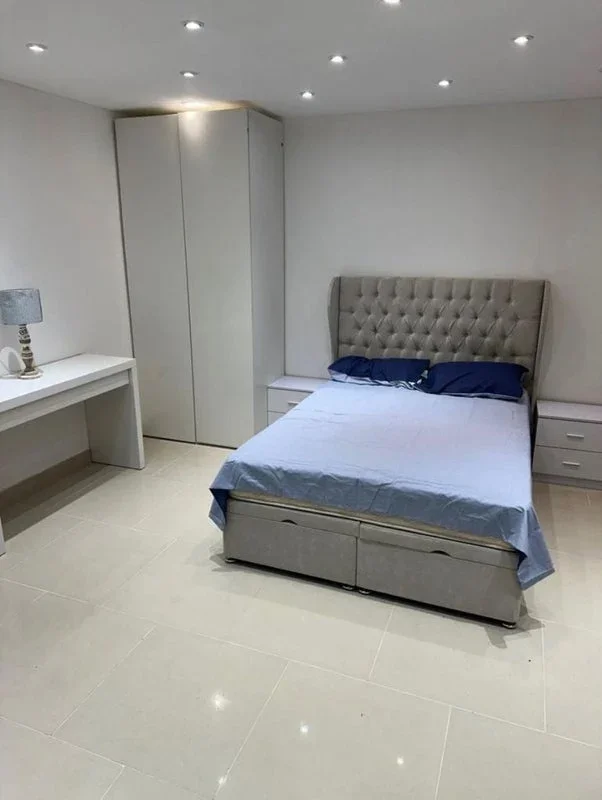 Room Winchester Walk in Greater London