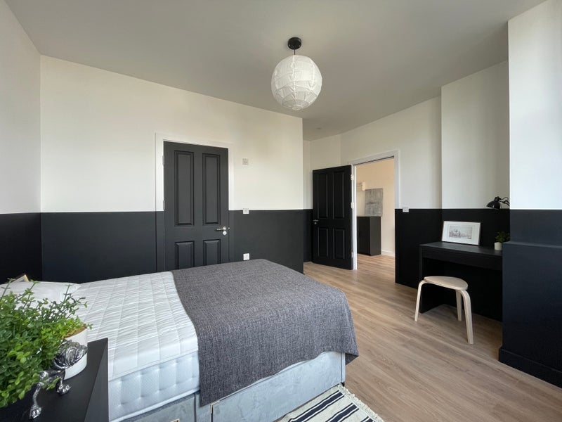 Room Arras Avenue in Greater London