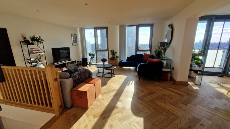 Room High Street in Greater London