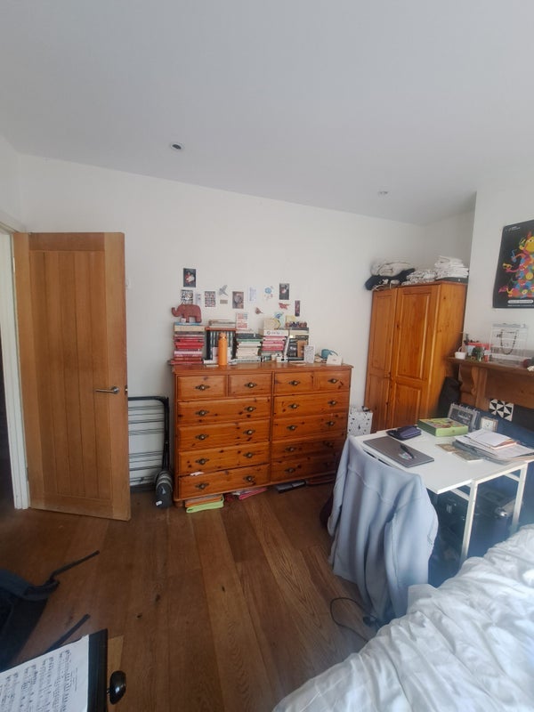 Room Frobisher Street in Greater London