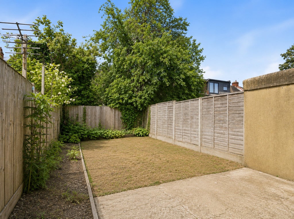 Flat Leighton Gardens in Greater London
