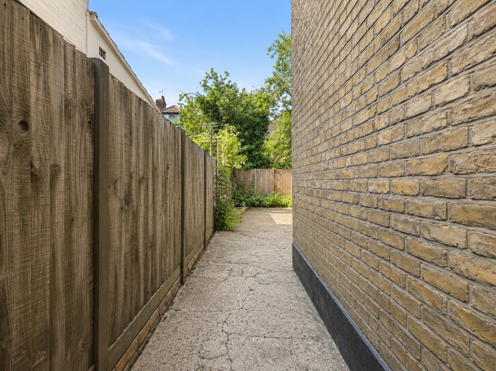Flat Leighton Gardens in Greater London