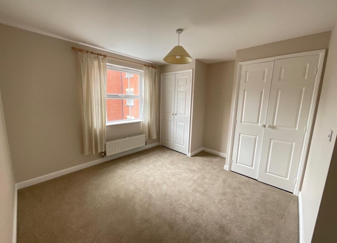 Flat Duckham Court in Coventry