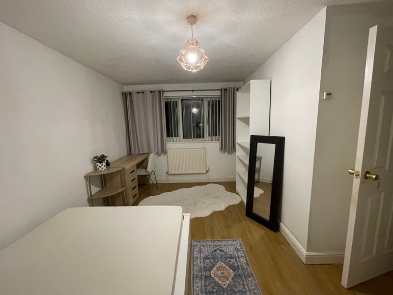 Room Woodcote Close in Redditch