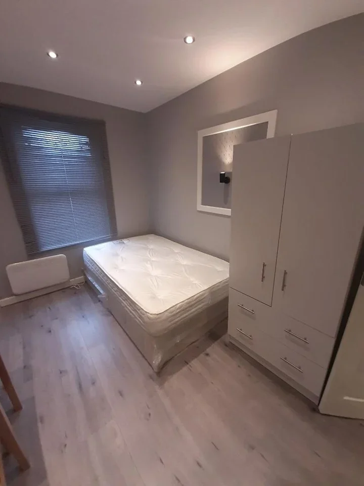 Flat Framfield Road in Greater London