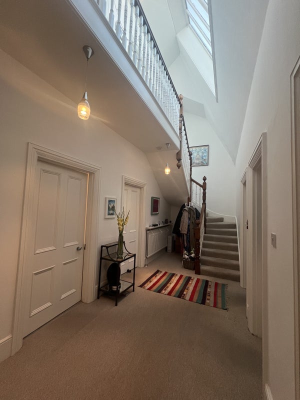 Room High Street in Greater London
