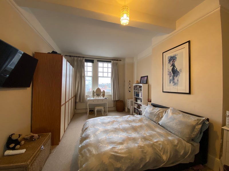 Room High Street in Greater London