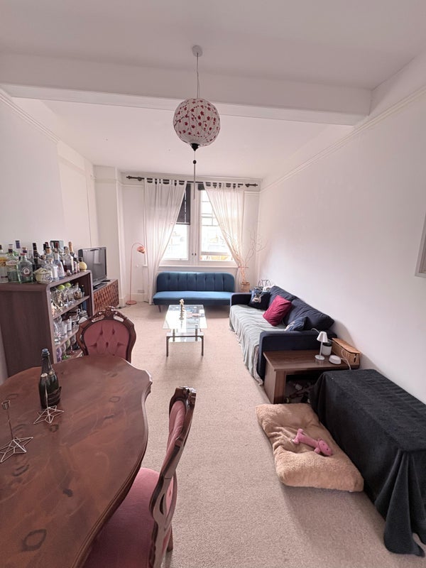 Room High Street in Greater London
