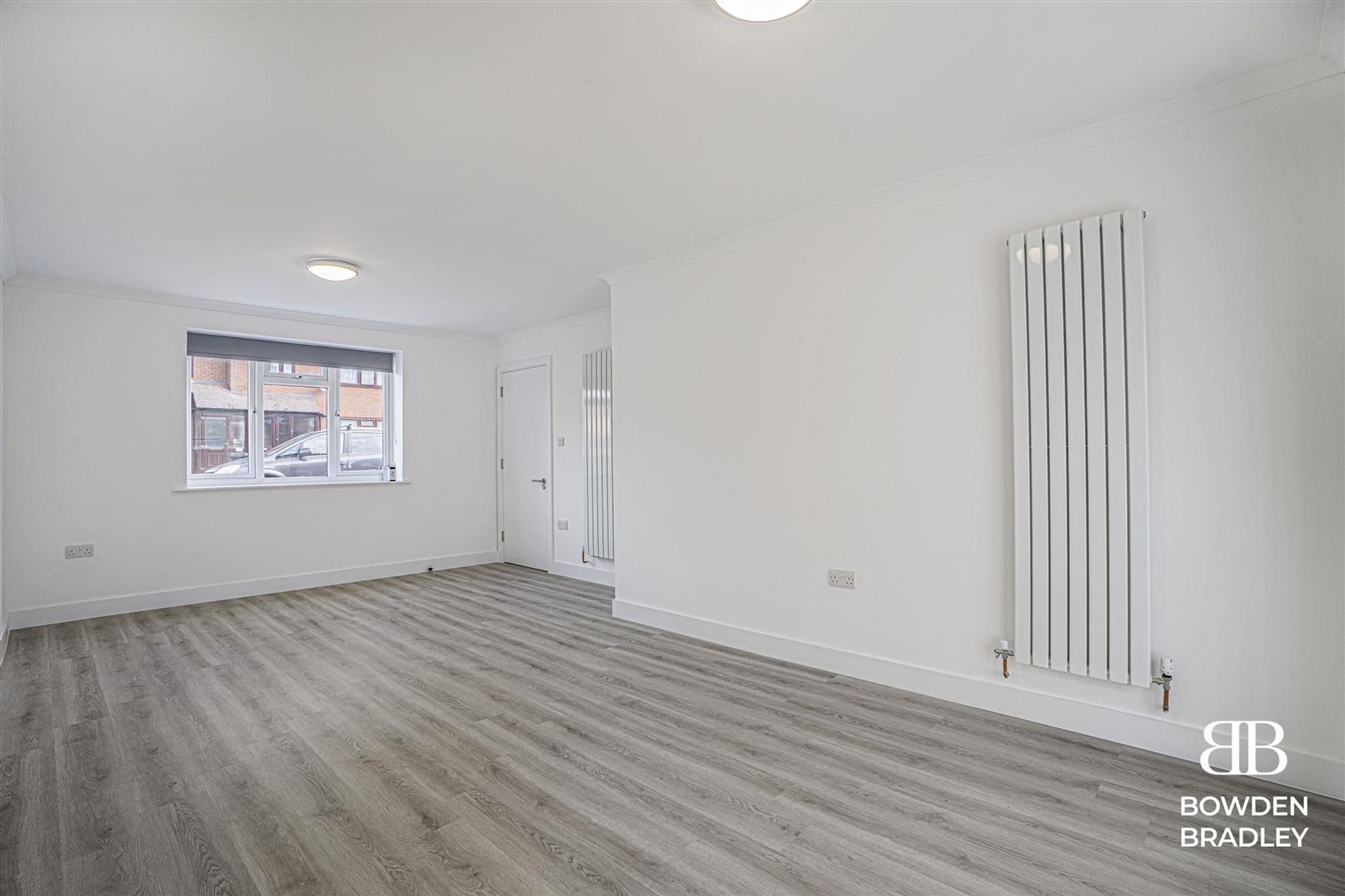 House Hart Crescent in Greater London